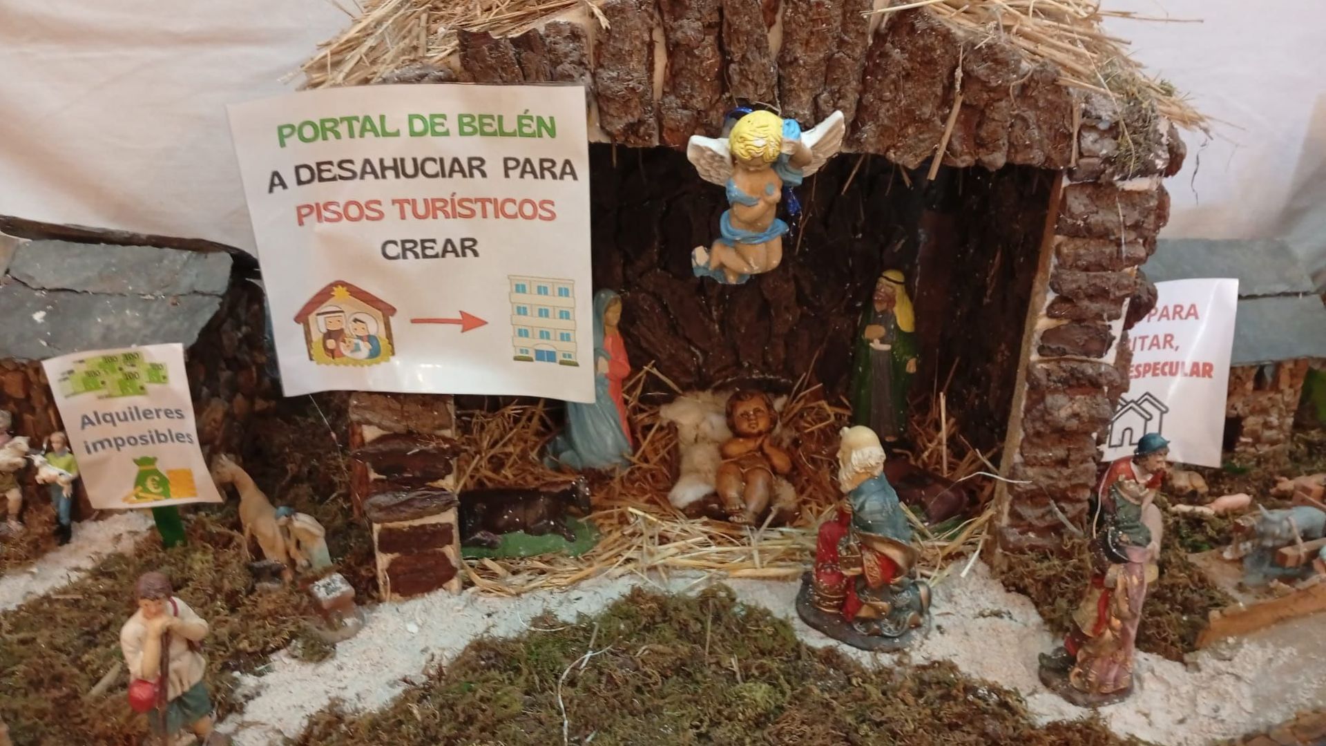 Belen reivindicativo desahucio niño Jesús para pisos turísticos en Monfero A Coruña