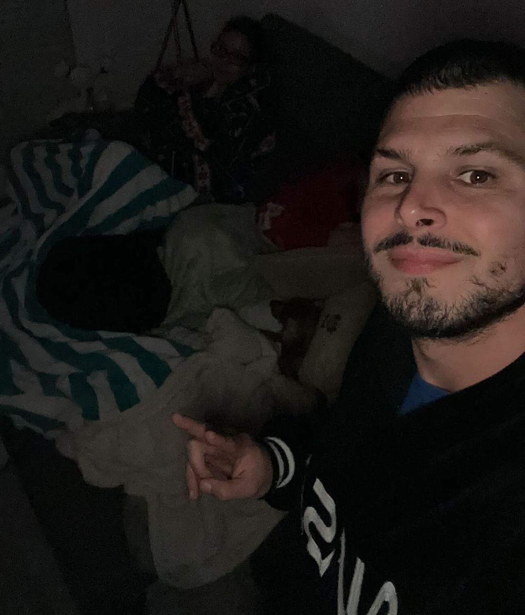 La foto de Alejandro Nieto, junto a su hijo y Tania Medina