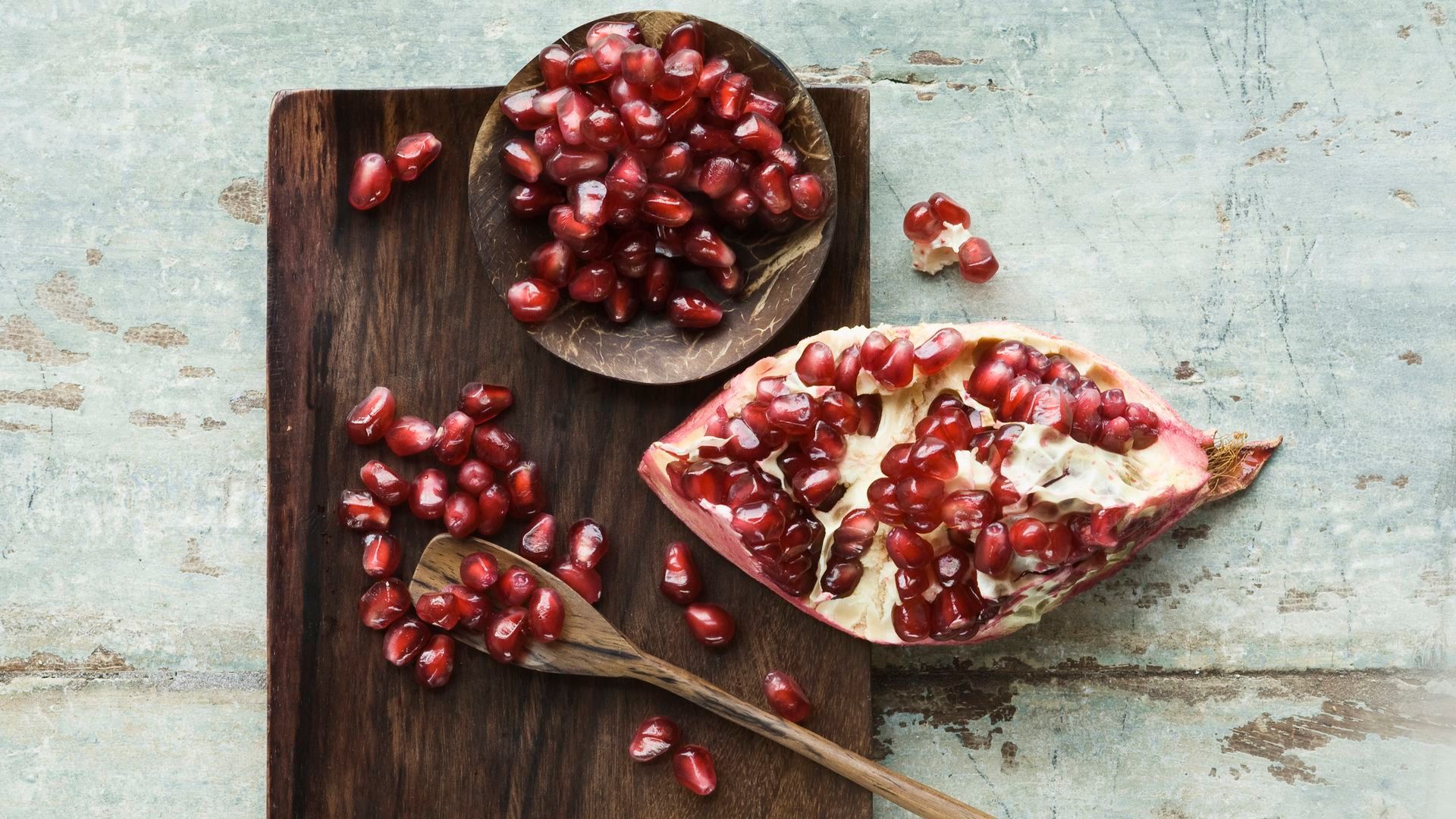 La mejor forma para pelar una granada