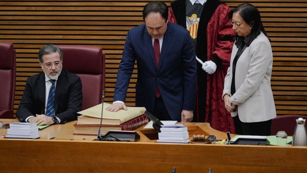 Pérez Llorca pide perdón a las víctimas de la DANA en la toma de posesión