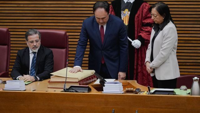 Pérez Llorca pide perdón a las víctimas de la DANA en la toma de posesión