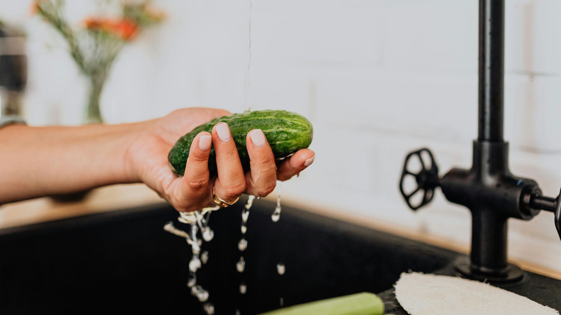 Utiliza lejía alimentaria para desinfectar vegetales