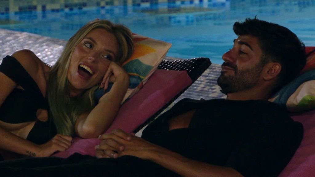 Crece el tonteo entre Claudia y Aitor en 'La isla de las tentaciones 9': "Contigo es diferente que con Gerard"