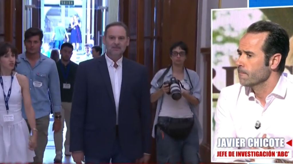 Javier Chicote expone las amenazas que recibe de la expareja de José Luis Ábalos a través de redes sociales: "Me dio la turra"