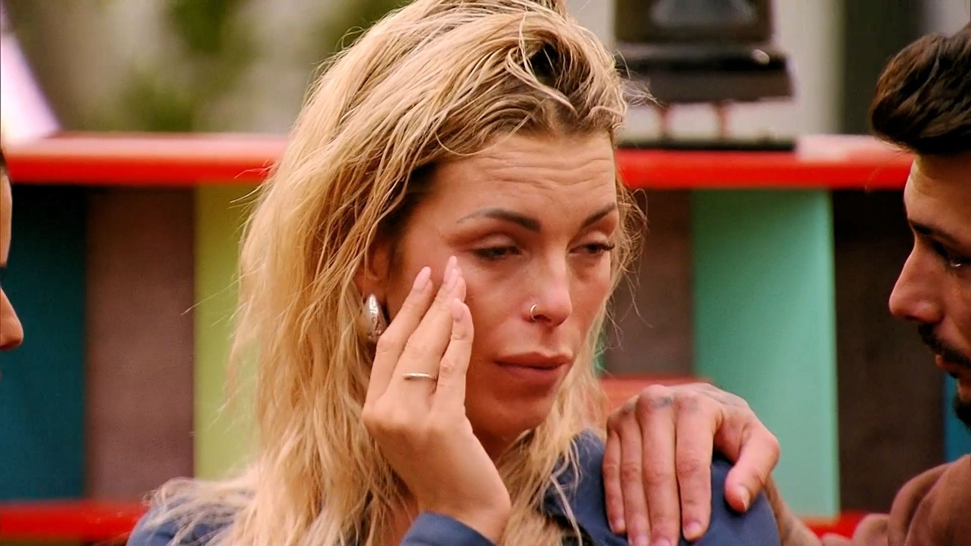 Edurne se rompe por la ausencia de Íñigo