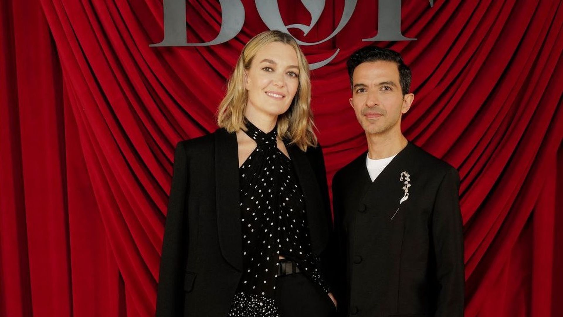 Sastrería con estampado arty