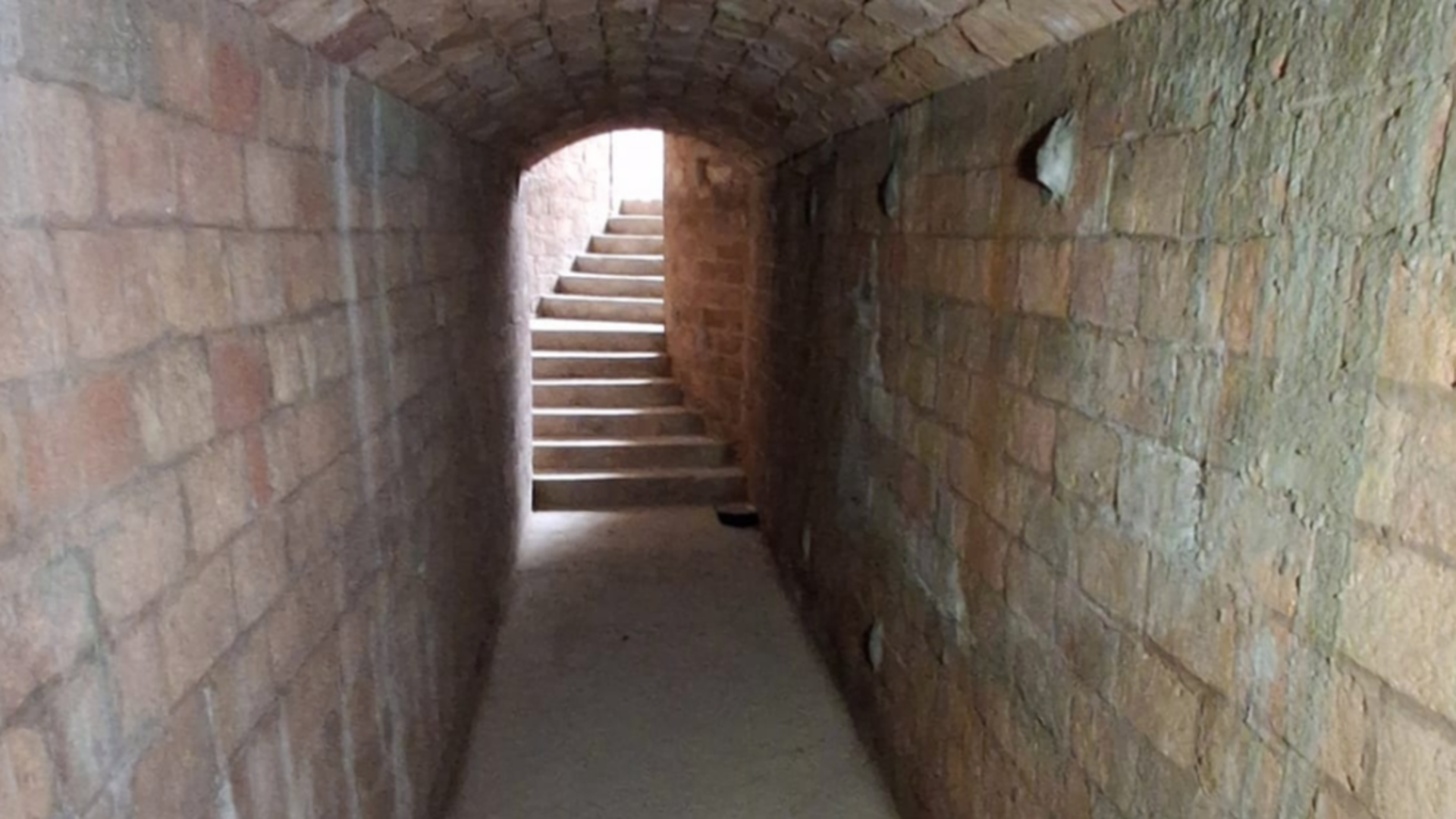 Un búnker oculto en las obras del AVE de La Sagrera: así es el refugio antiaéreo "único" en Barcelona