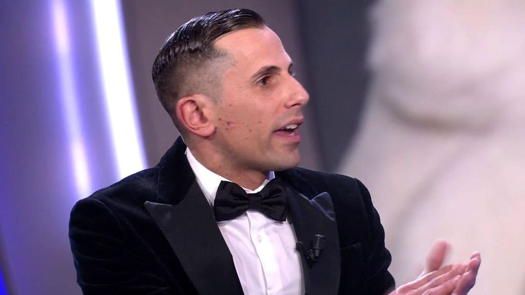 Óscar responde enfadado a los abucheos del público en plató: "Yo tengo mi opinión"