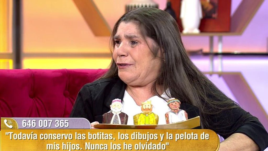 La desesperación de Josefa, que busca a sus dos hijos tras llevárselos los servicios sociales hace 20 años: "Desaparecieron de la noche a la mañana"