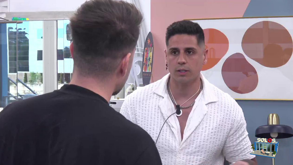 Christofer Guzmán resuelve sus cuentas pendientes con Roberto Urbano Solos Sheila y Roberto Top Vídeos 292