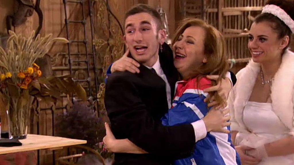 Aída se reencuentra con su familia y amigos en la boda de Soraya y Chema