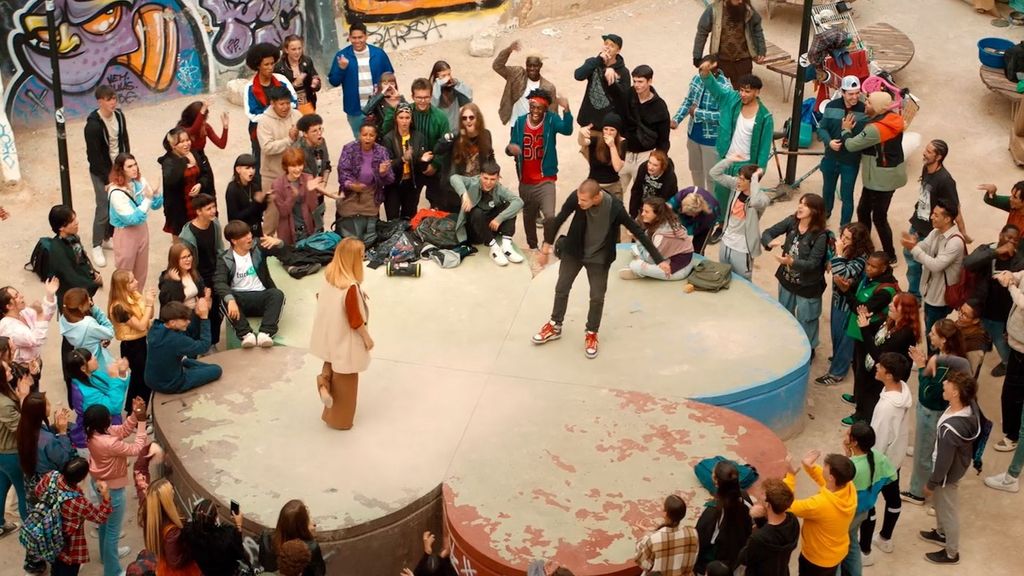 La pelea de gallos de Candela (Alexandra Jiménez) en 'Menudas Piezas'