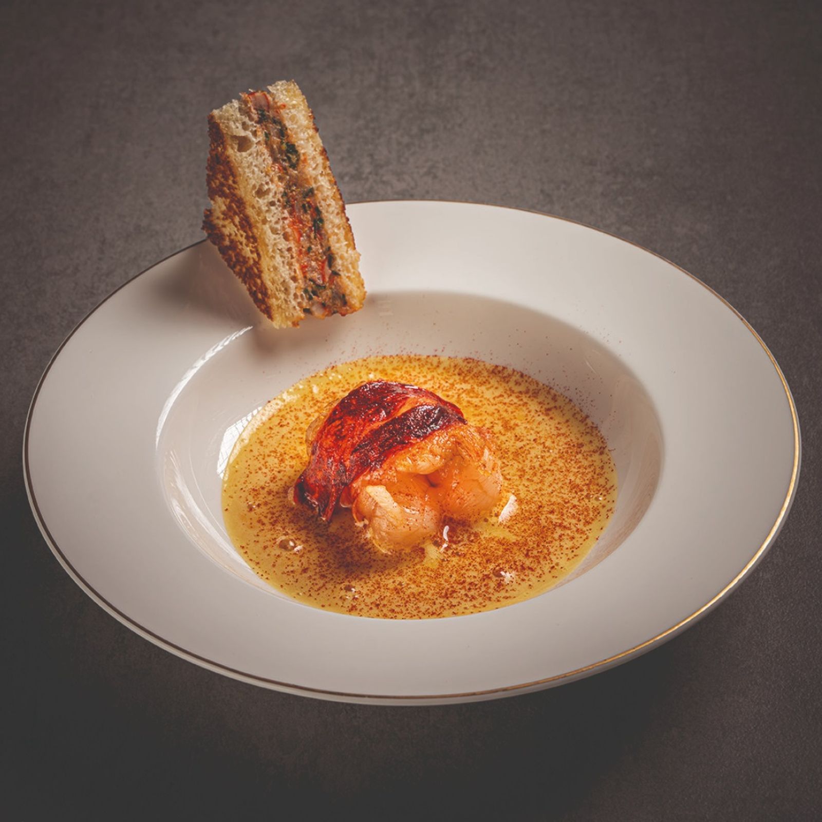 Bogavante asado y sabayón al oloroso