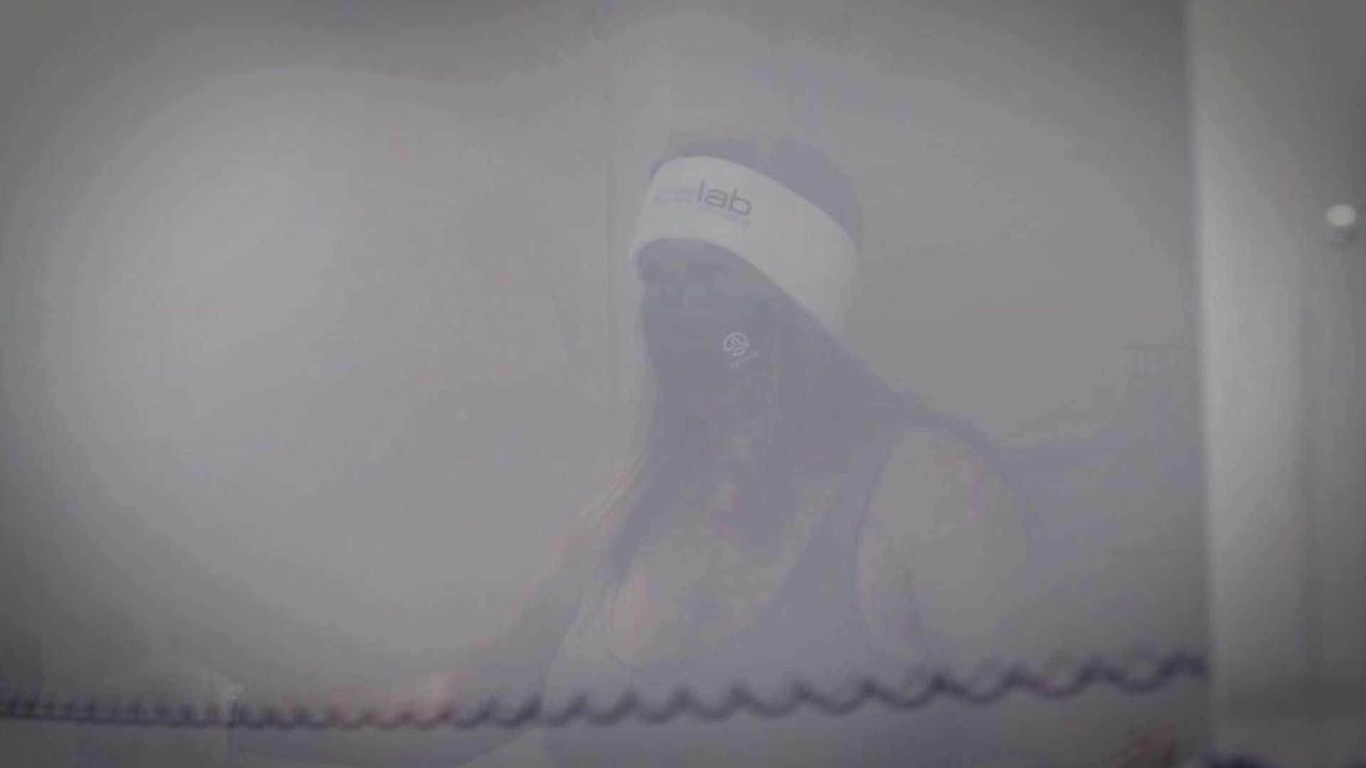 Carmen Porter se somete a la crioterapia Carmen Porter se somete a la crioterapia