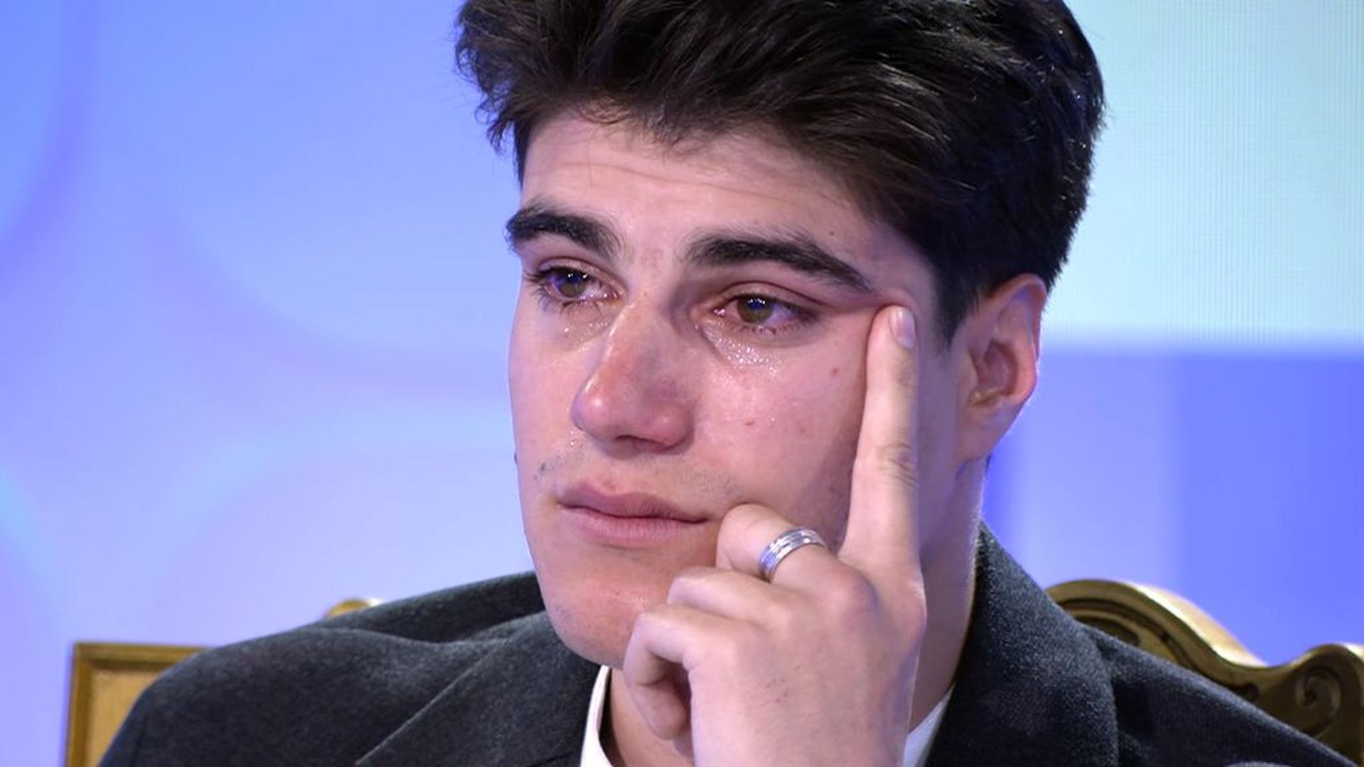 De su romance con Violeta a su segundo trono: Julen rompe a llorar al despedirse el 'MyH'