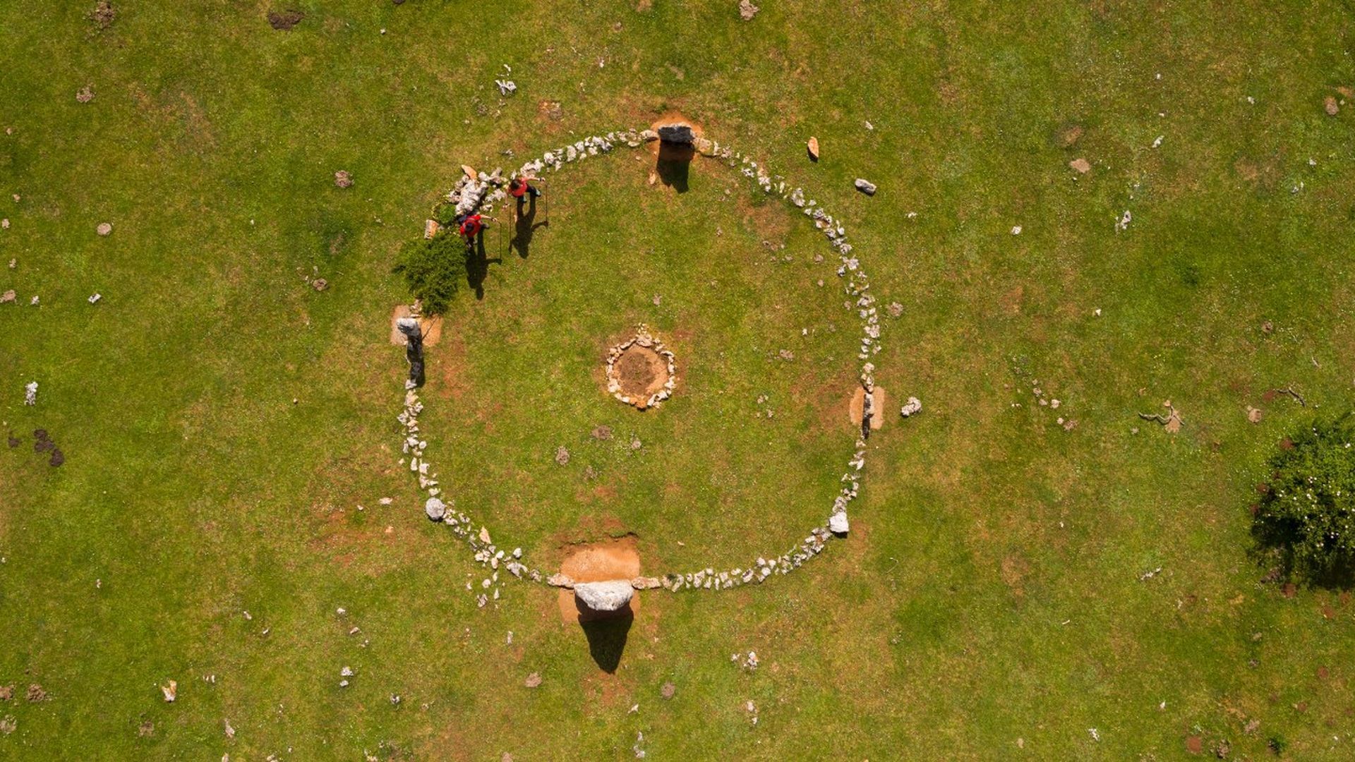 El círculo de más de 80 piedras mide 10,35 metros de diámetro