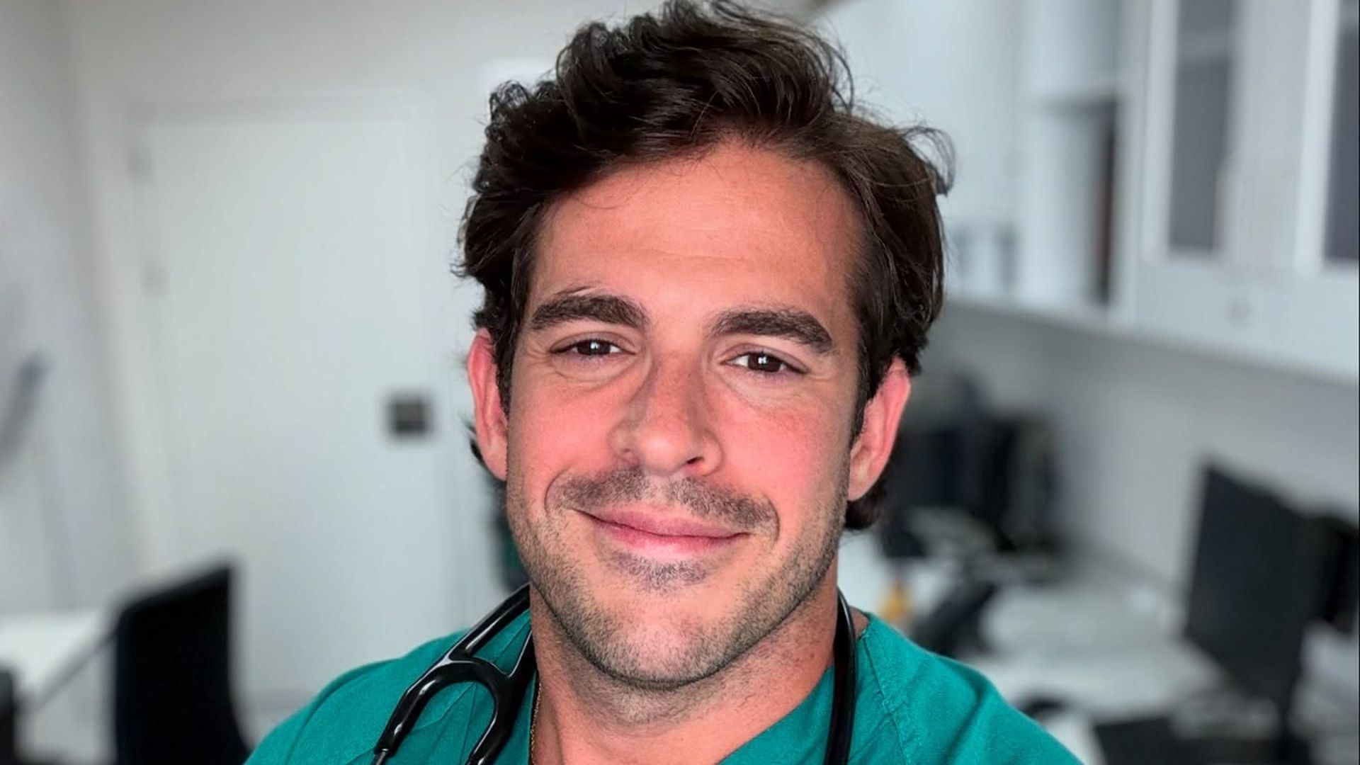 El doctor Aurelio Rojas, en consulta El doctor Aurelio Rojas, en consulta