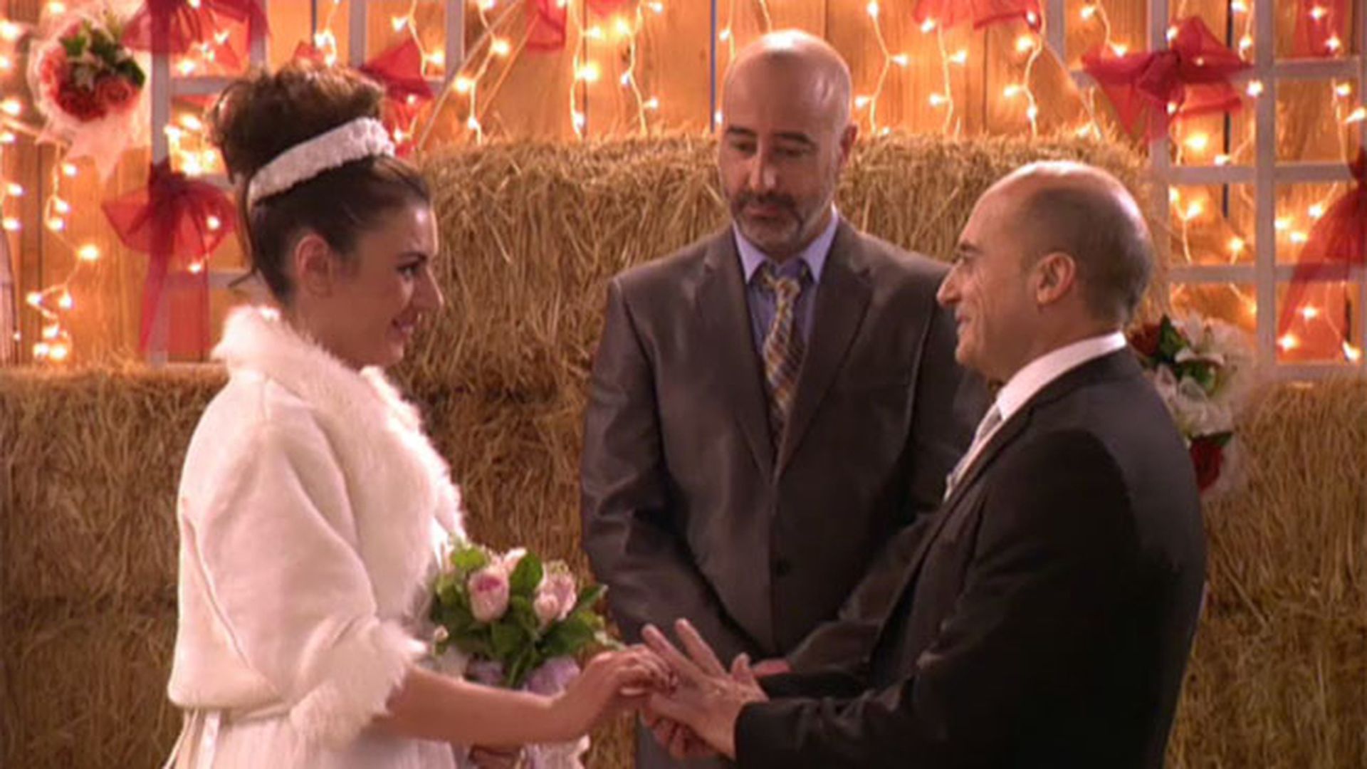 Entre reencuentros, románticas declaraciones y finales felices, Soraya y Chema se casan