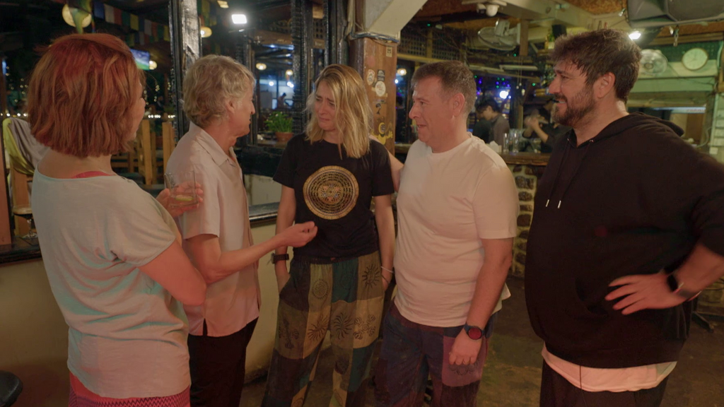 La emocionante despedida de Sandra Barneda y Carlos Latre de Jesús Calleja y sus compañeros: "Vine con el corazón muy roto"