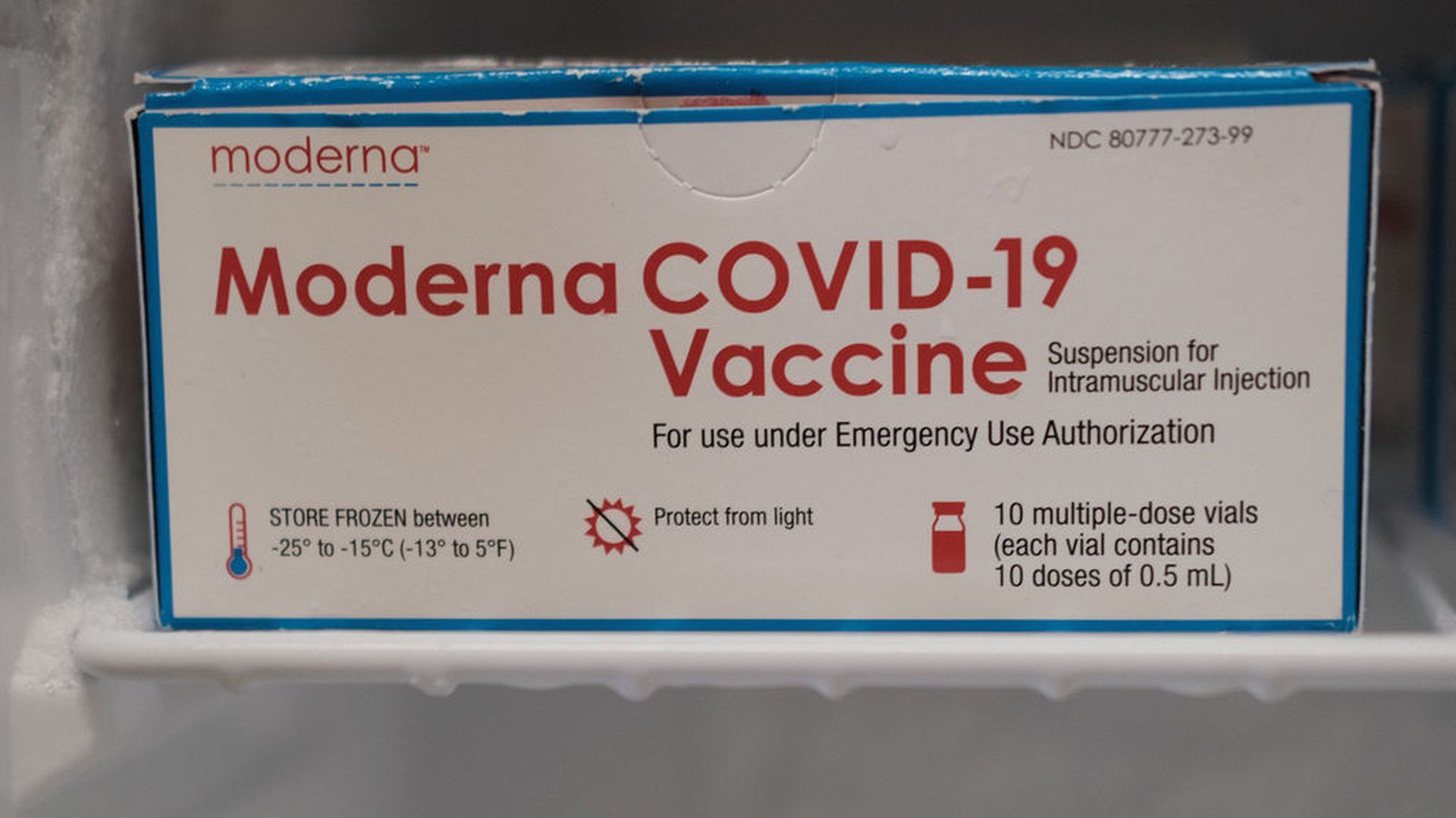 La vacuna de Moderna genera anticuerpos con la mitad de dosis