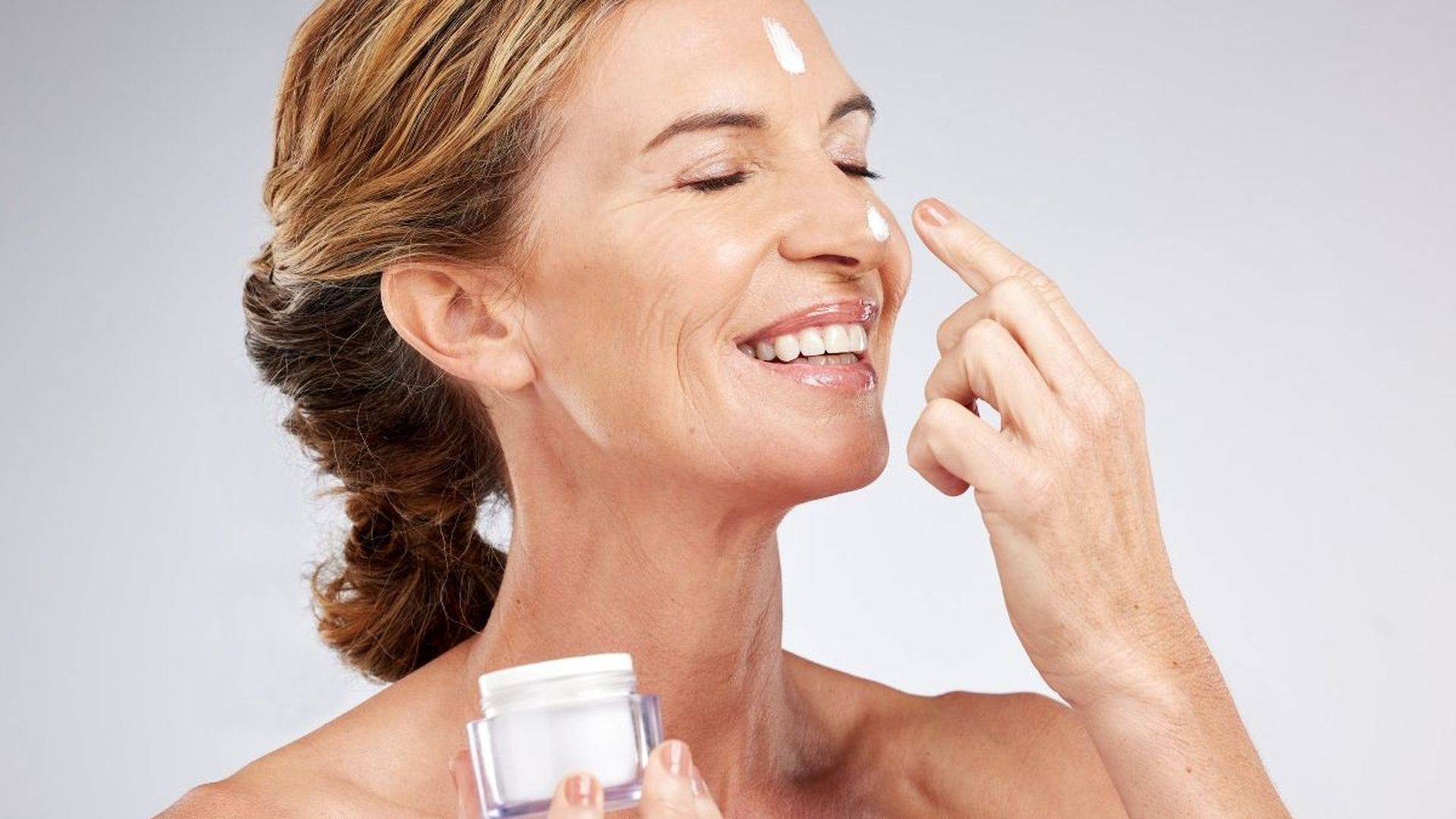 Las 10 mejores cremas antiedad de este año