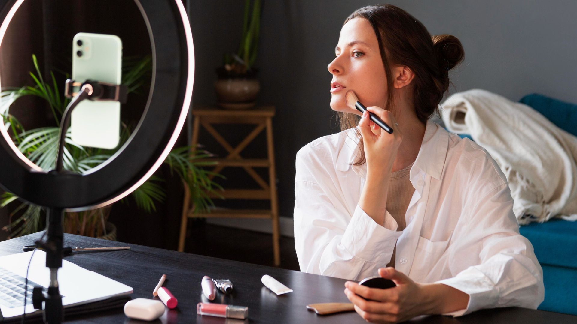 Los productos de maquillaje para un 'look' perfecto que no pasa de moda