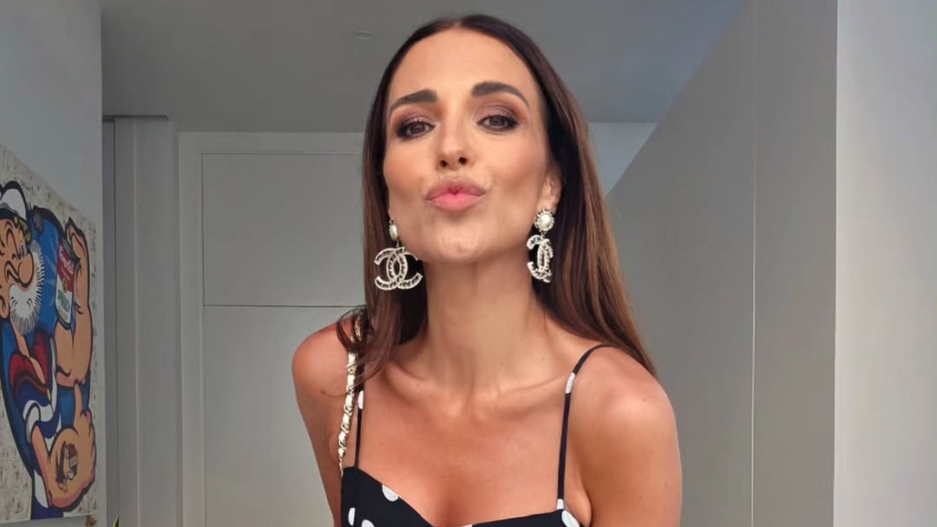 Lucía Hidalgo, analiza el dormitorio principal de Paula Echevarría y Miguel Torres: "De estilo mid-century, art déco y casi cinematográfico"