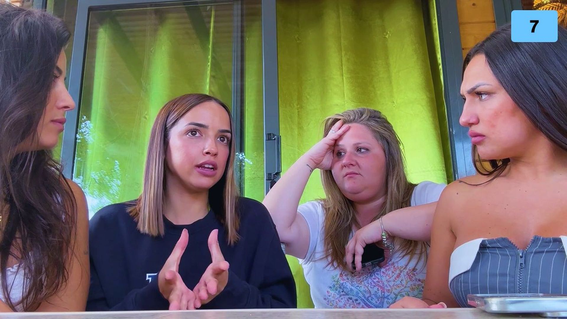 Lucía Sánchez aclara su situación sentimental y carga contra los hombres (1/2)