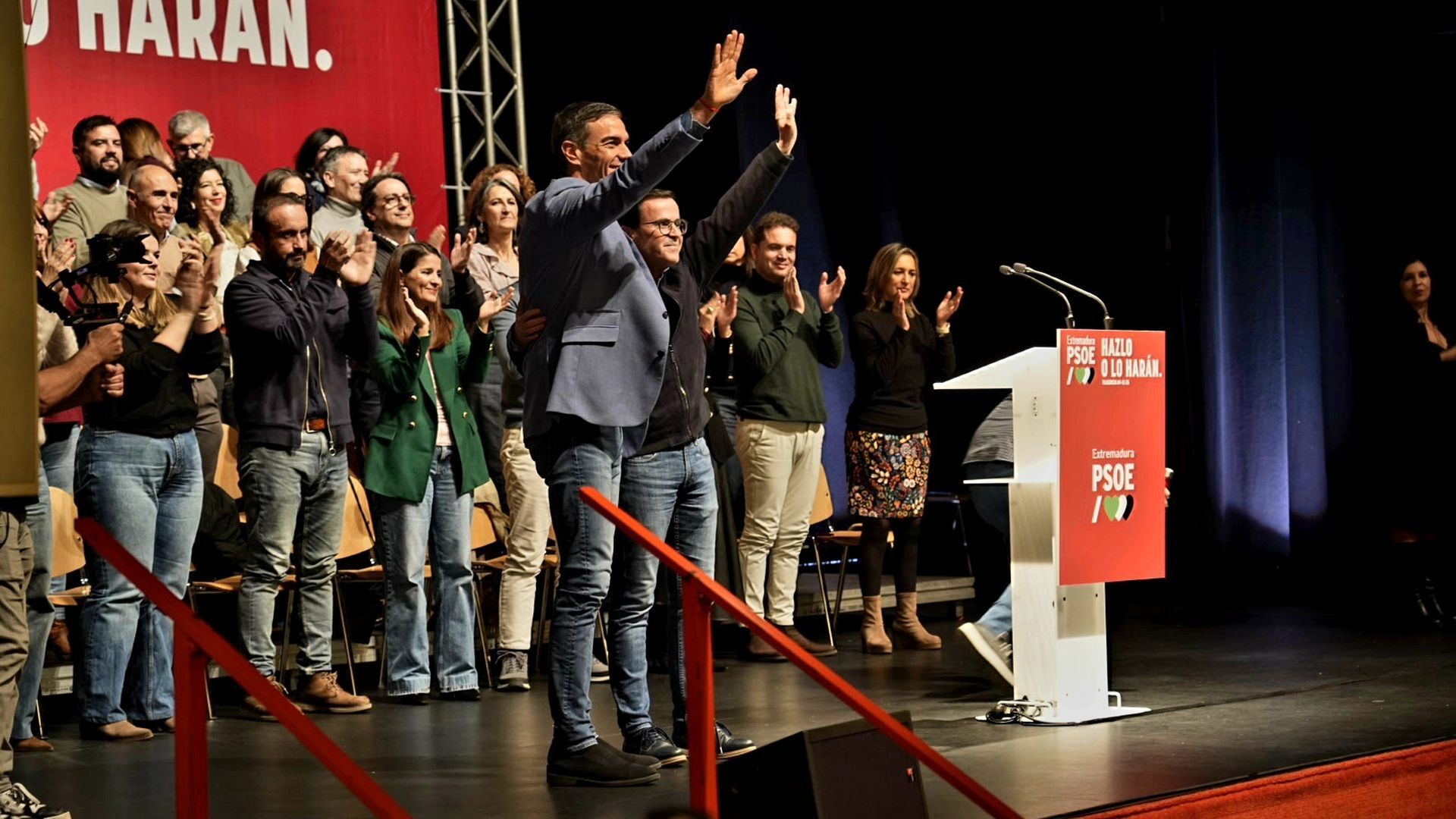 Pedro Sánchez, en el arranque de la campaña extremeña: "La izquierda ni pide perdón ni permiso para gobernar"