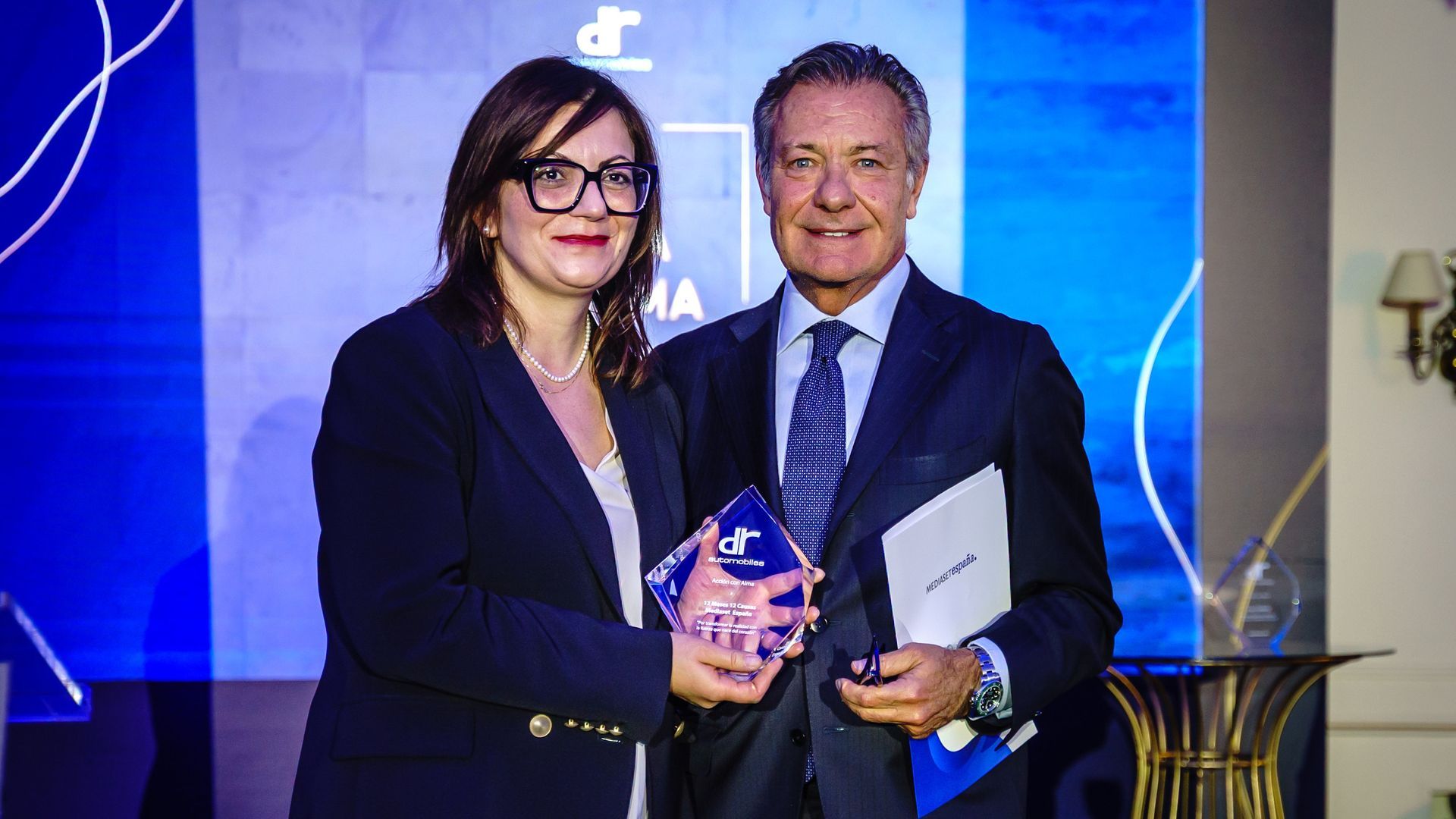 Premio Acción con Alma a 12M12C Mediaset España_Antonella Tortola y Alessandro Salem