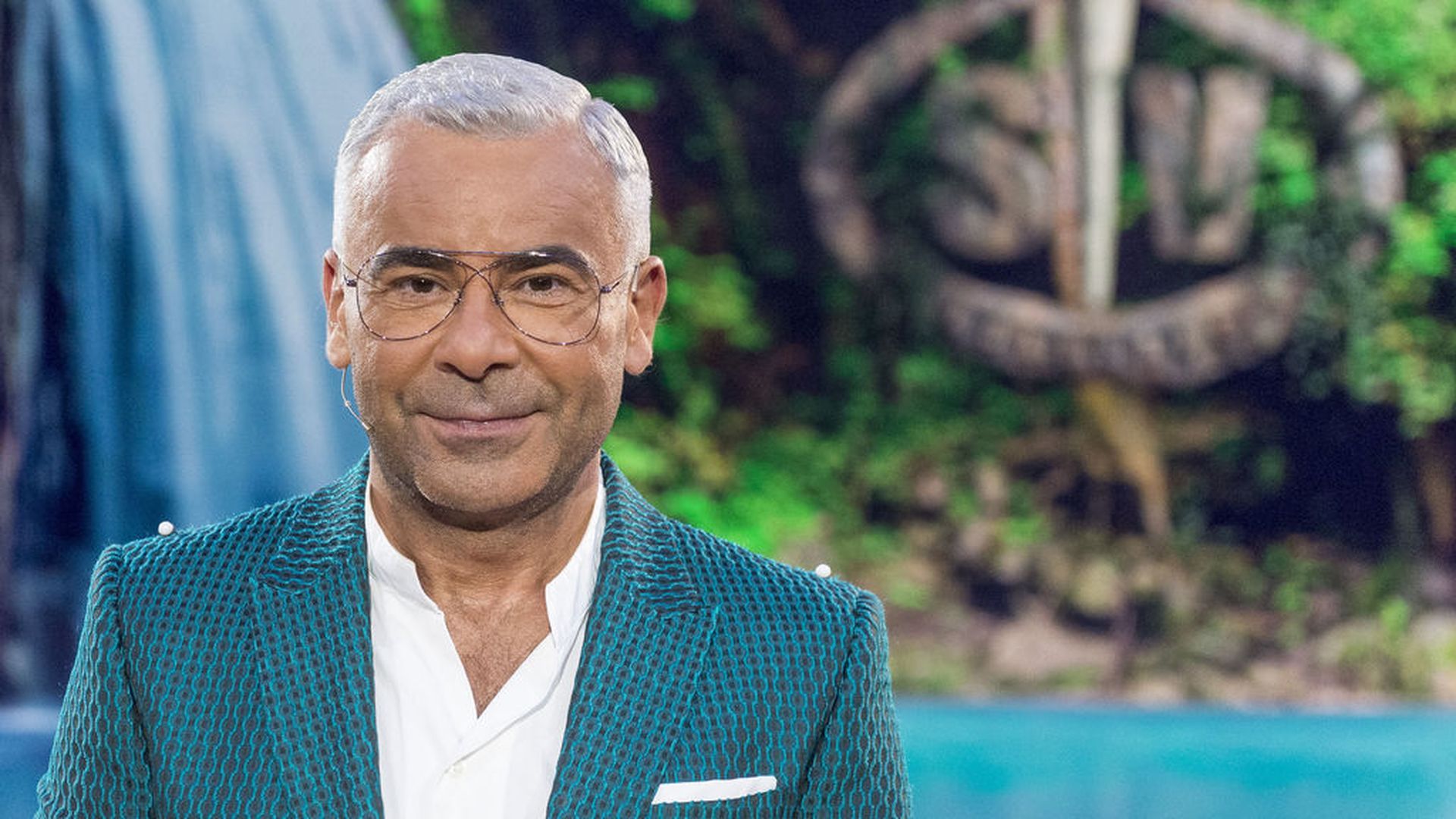 ‘Supervivientes’ (31,7% y 3.320.000) crece aún más y multiplica por 10 el dato de Antena 3 (3%) con nuevo mínimo de ’45 revoluciones’ (3,2%) ‘Supervivientes’ (31,7% y 3.320.000) crece aún más y multiplica por 10 el dato de Antena 3 (3%) con nuevo mínimo de ’45 revoluciones’ (3,2%)