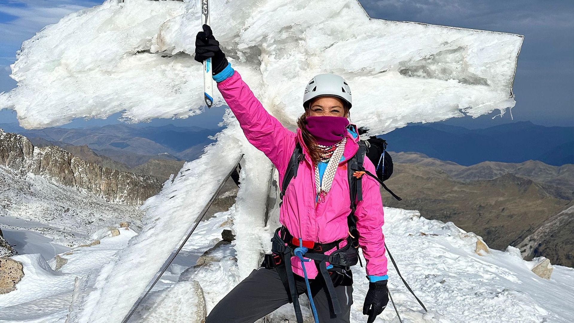 Tatiana al coronar el Aneto