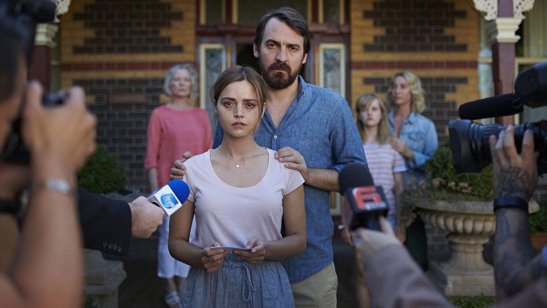 Telecinco estrena ‘The Cry’, exitosa miniserie de la BBC protagonizada por Jenna Coleman y Ewan Leslie