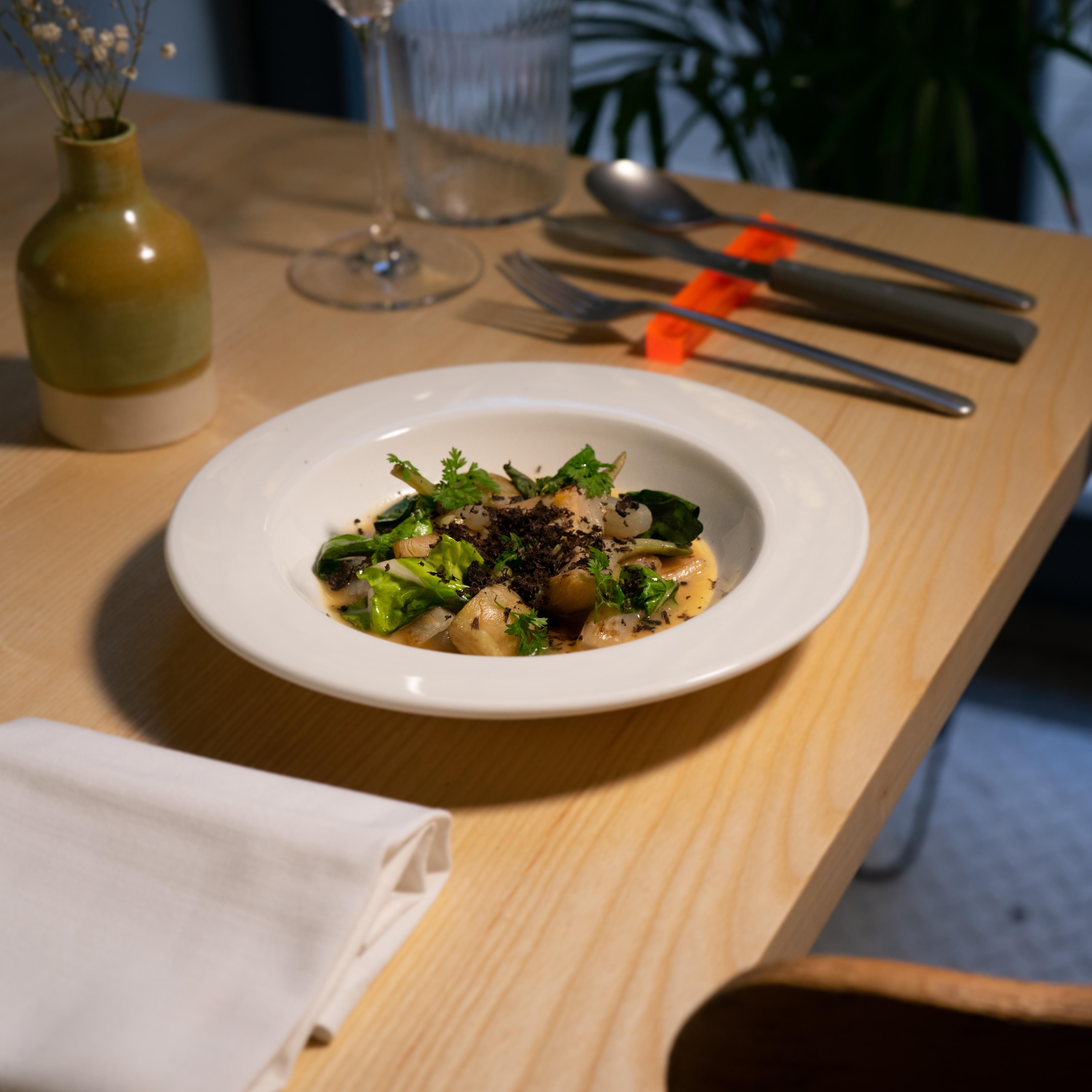 Tresde_Alcachofas de Tudela con veloute ibérica y trufa_