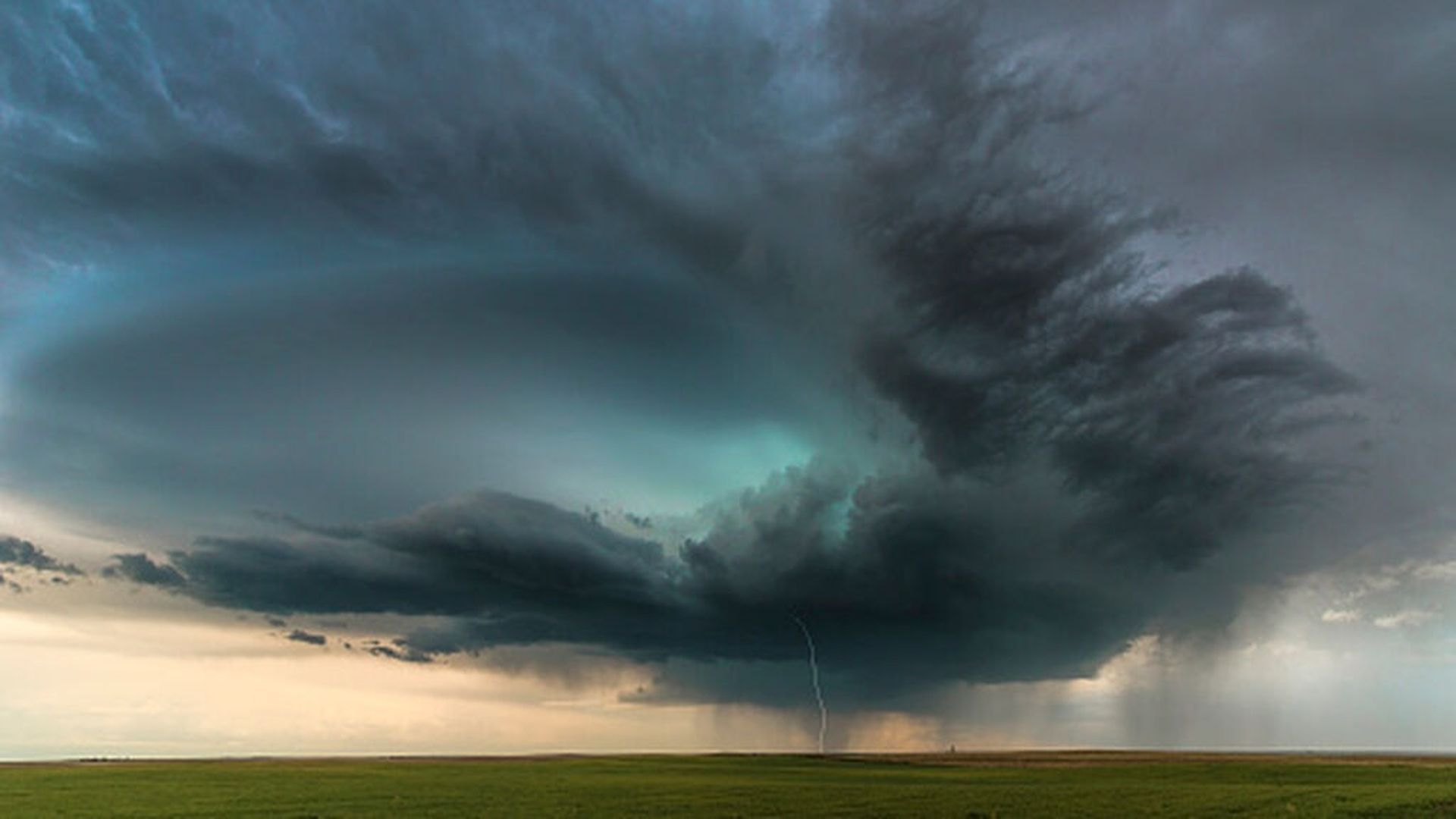 Un río atmosférico impactará en España con mucha lluvia en el Puente de Todos los Santos