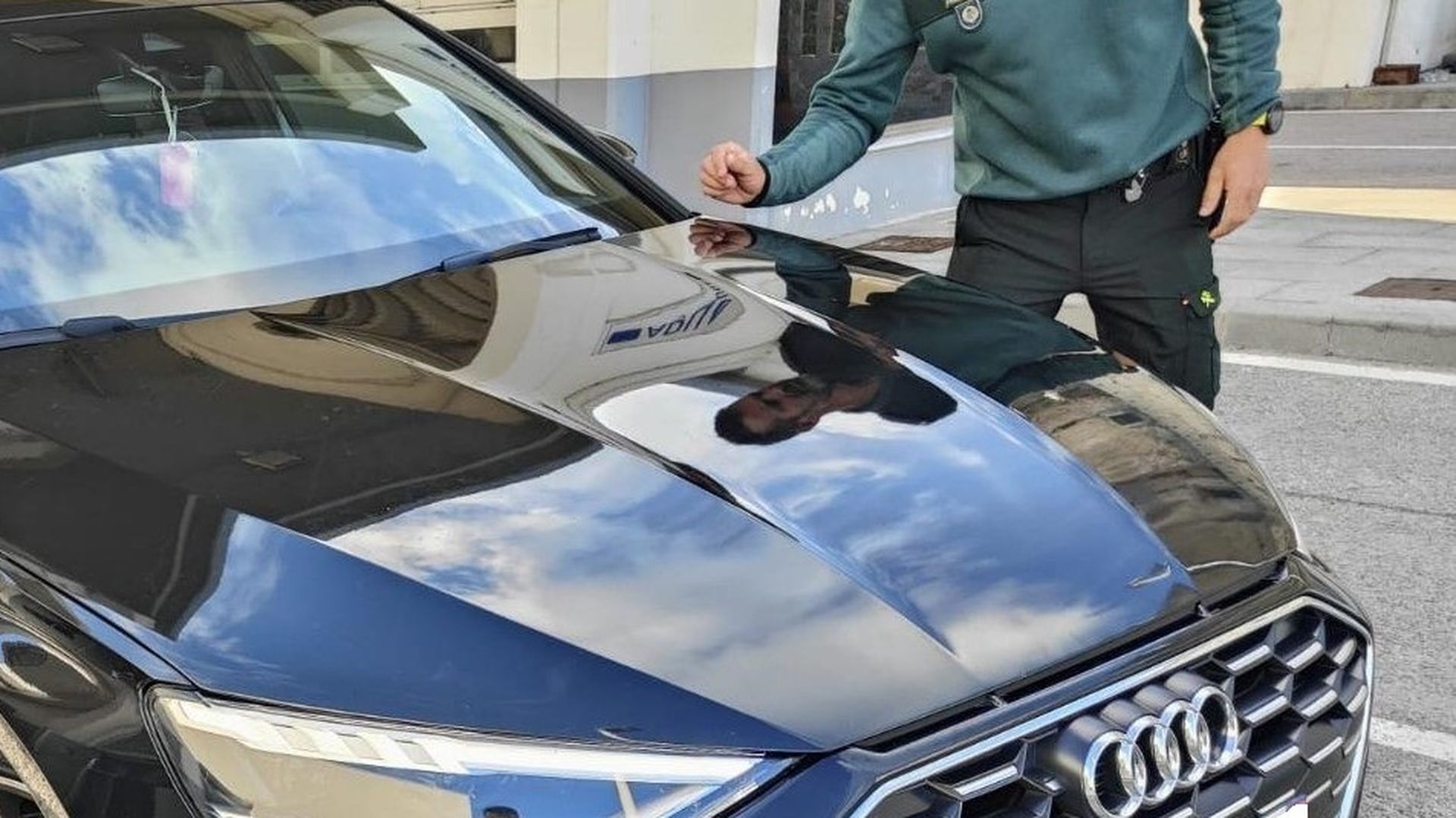 Cuatro guardias civiles heridos tras ser embestidos por un vehículo en Los Barrios, Cádiz