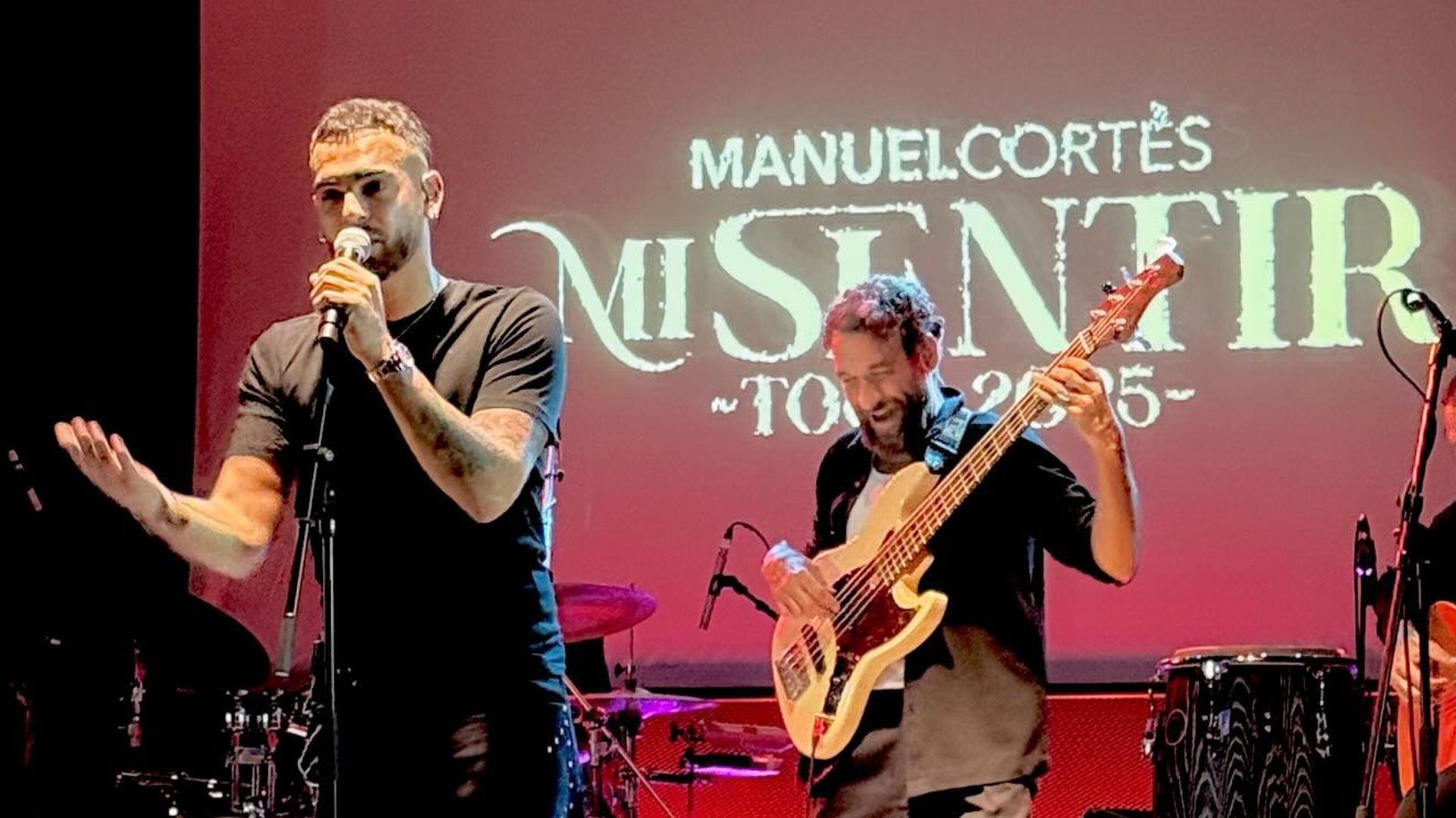 El concierto de Manuel Cortés al que ha acudido Gloria Camila