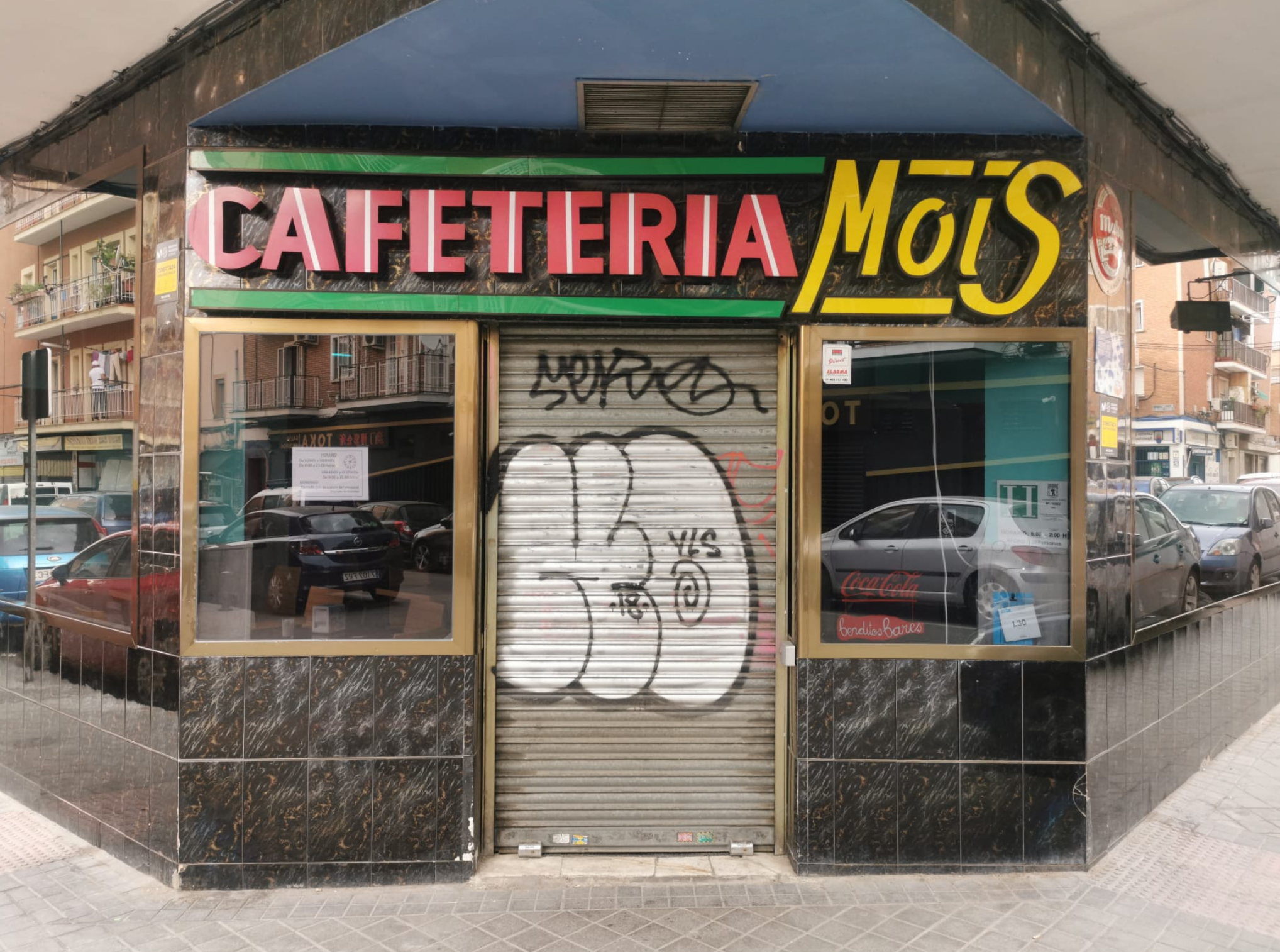 El desaparecido rótulo de la cafetería Mois, en Madrid.