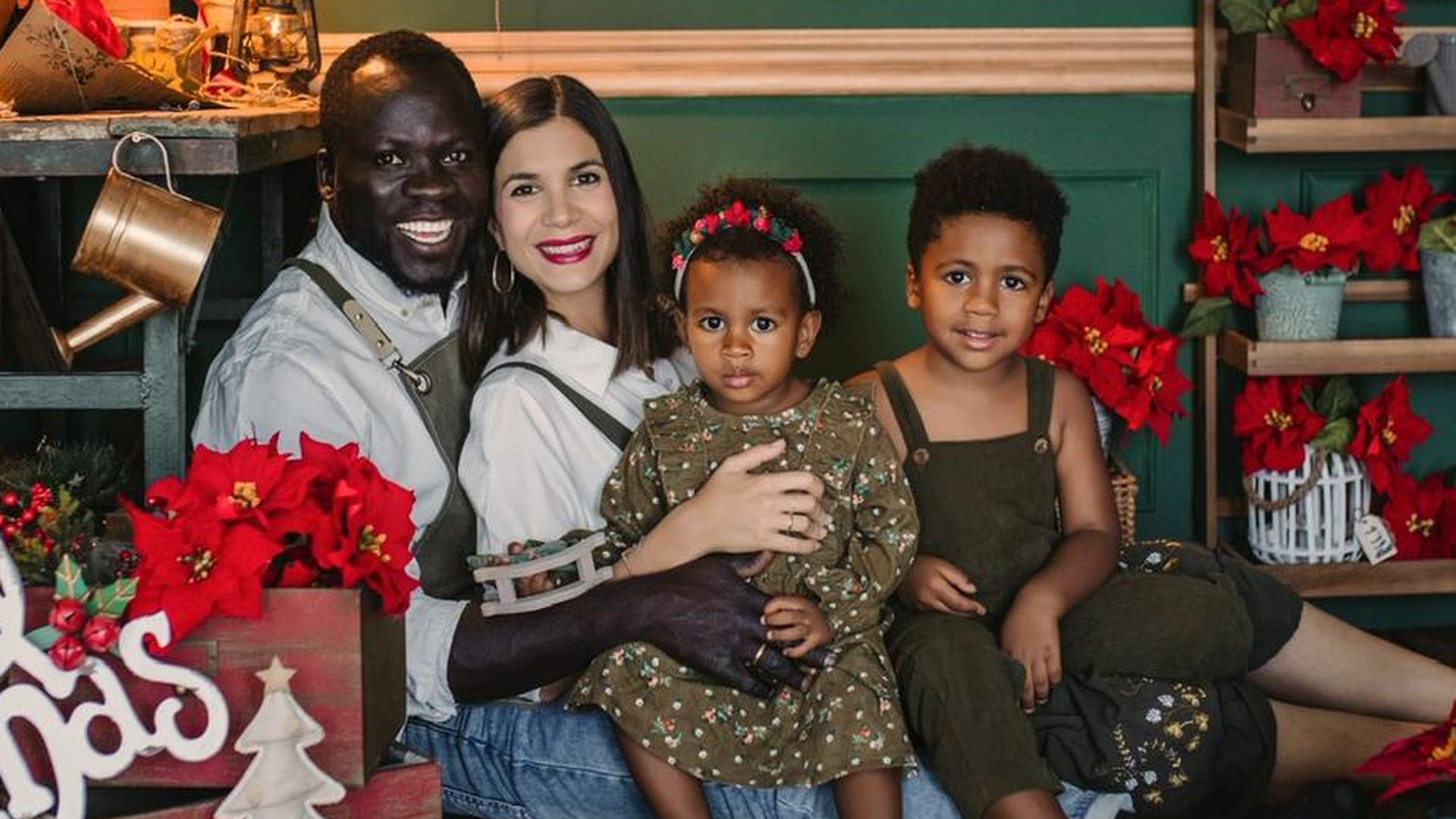 Mamadú y Sonia celebran las Navidades junto a sus hijos.