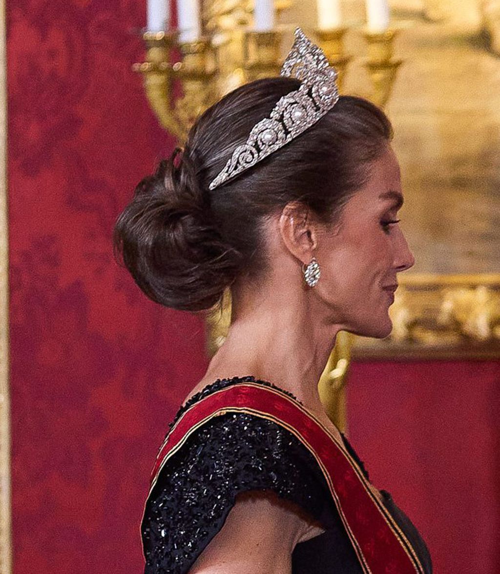 Moño con volumen para bodas de invierno