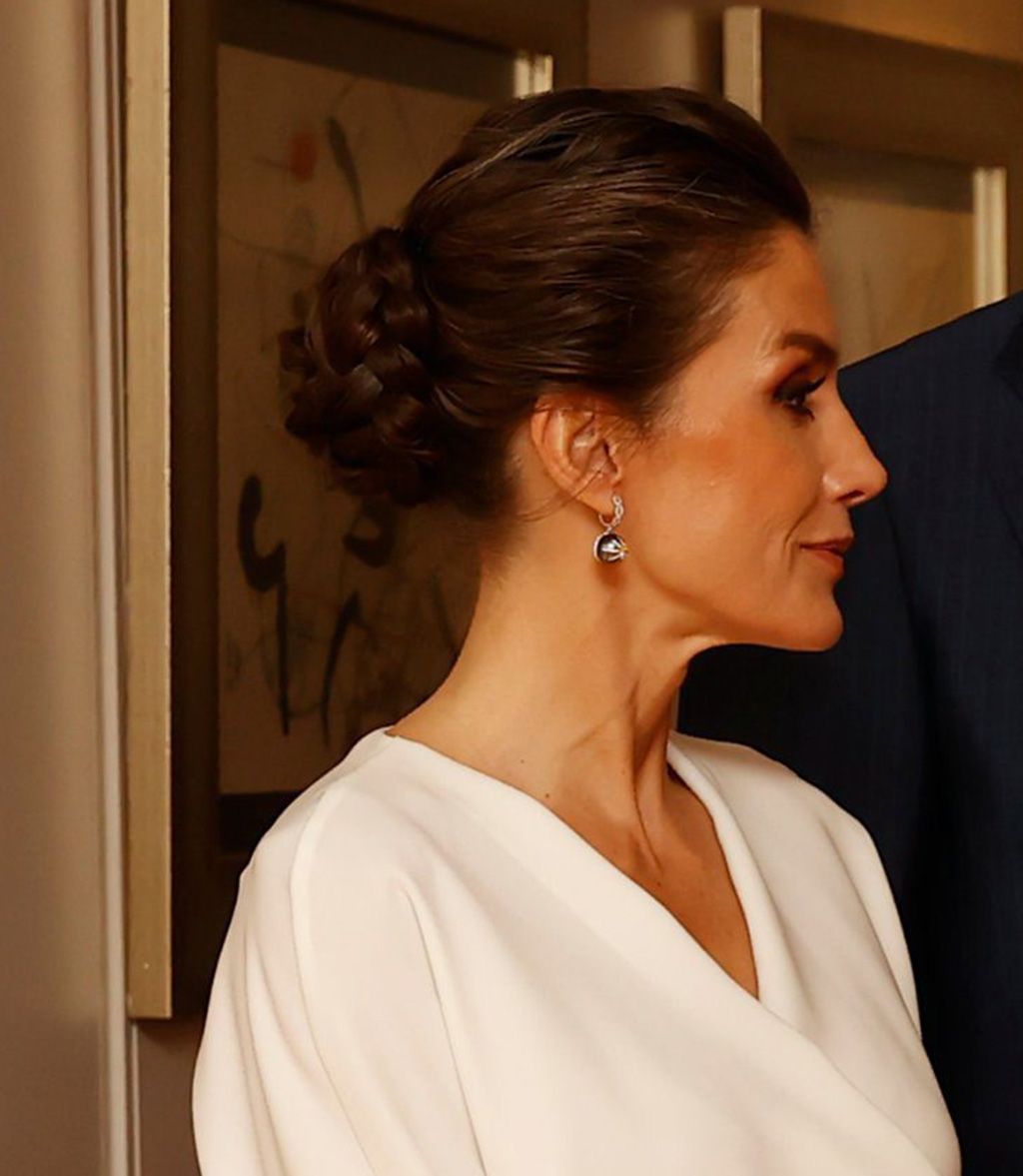 Moño trenzado para bodas de invierno