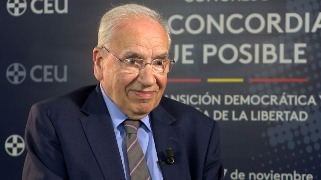 Alfonso Guerra, en el 47 aniversario de la carta magna: "La democracia es frágil, no se echa en falta más que cuando te la quitan"