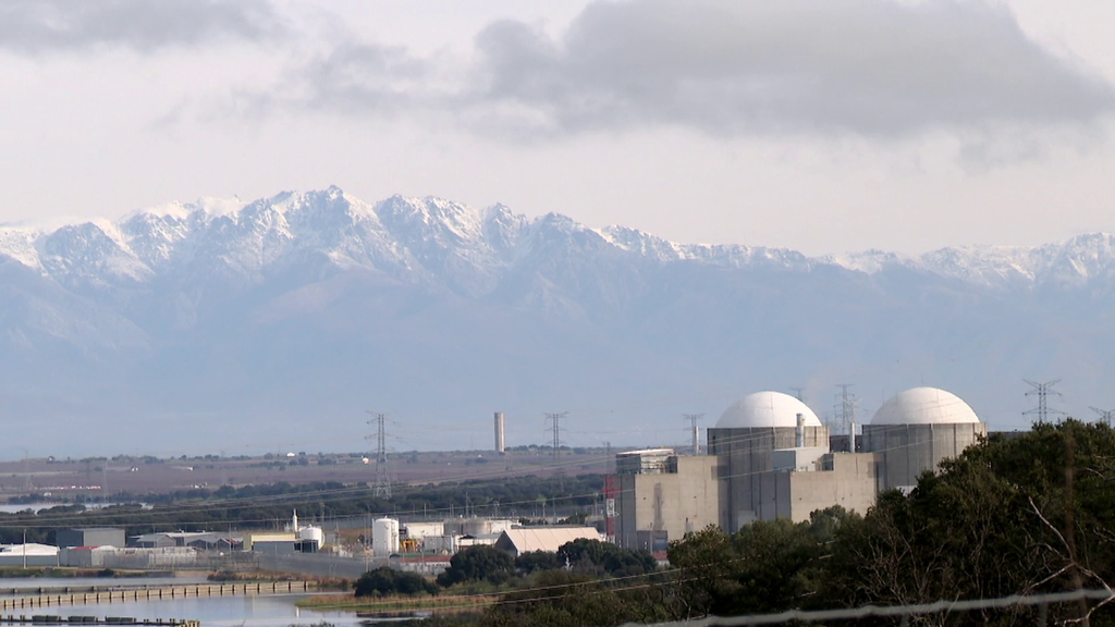 La central nuclear de Almaraz, en el centro de la campaña electoral de Extremadura: de quienes no ven "un futuro sin ella" a quienes claman por su cierre