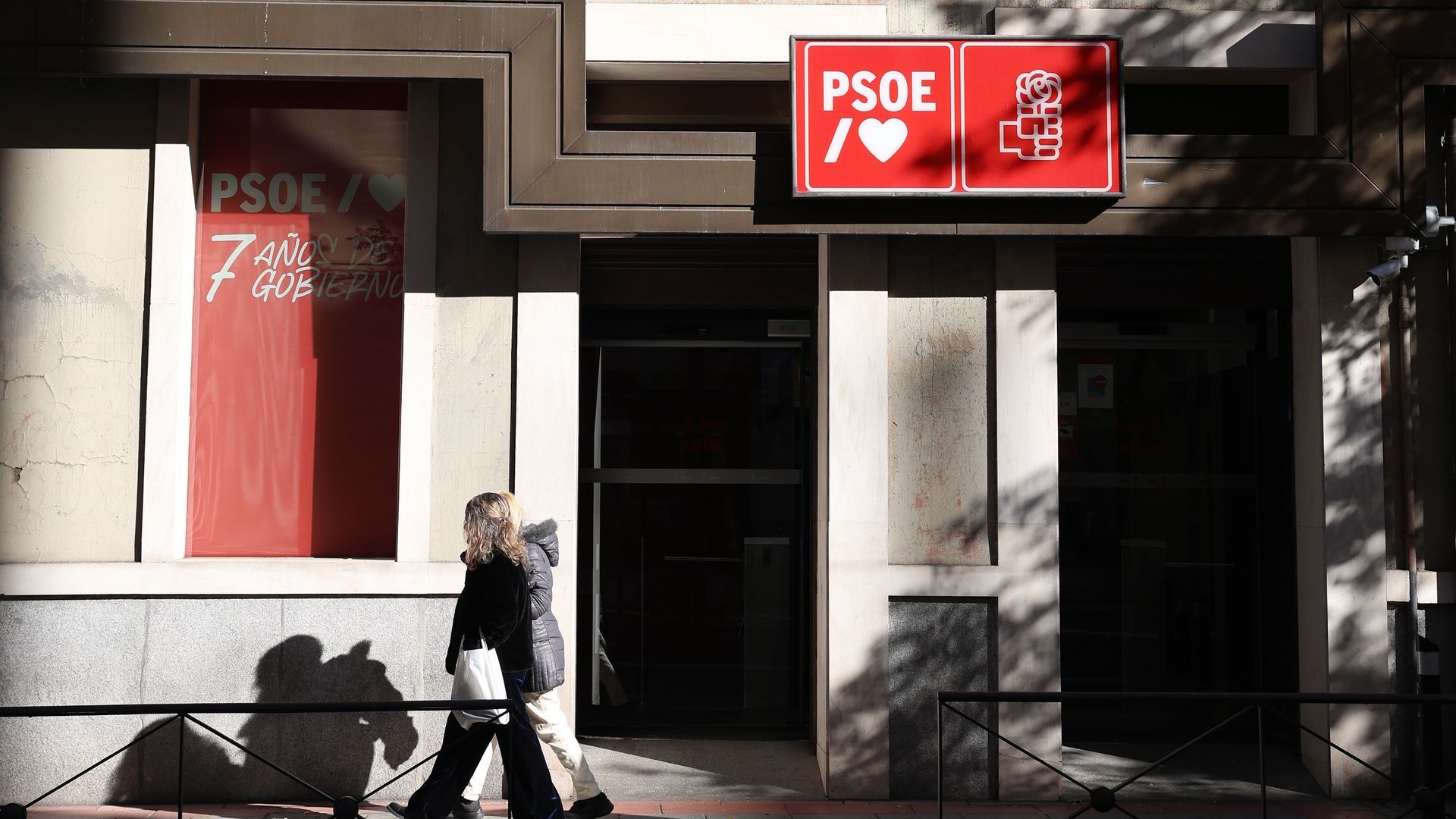 Malestar y discrepancias en el PSOE por el caso Francisco Salazar: mujeres socialistas cargan contra el "silencio" y claman explicaciones convincentes