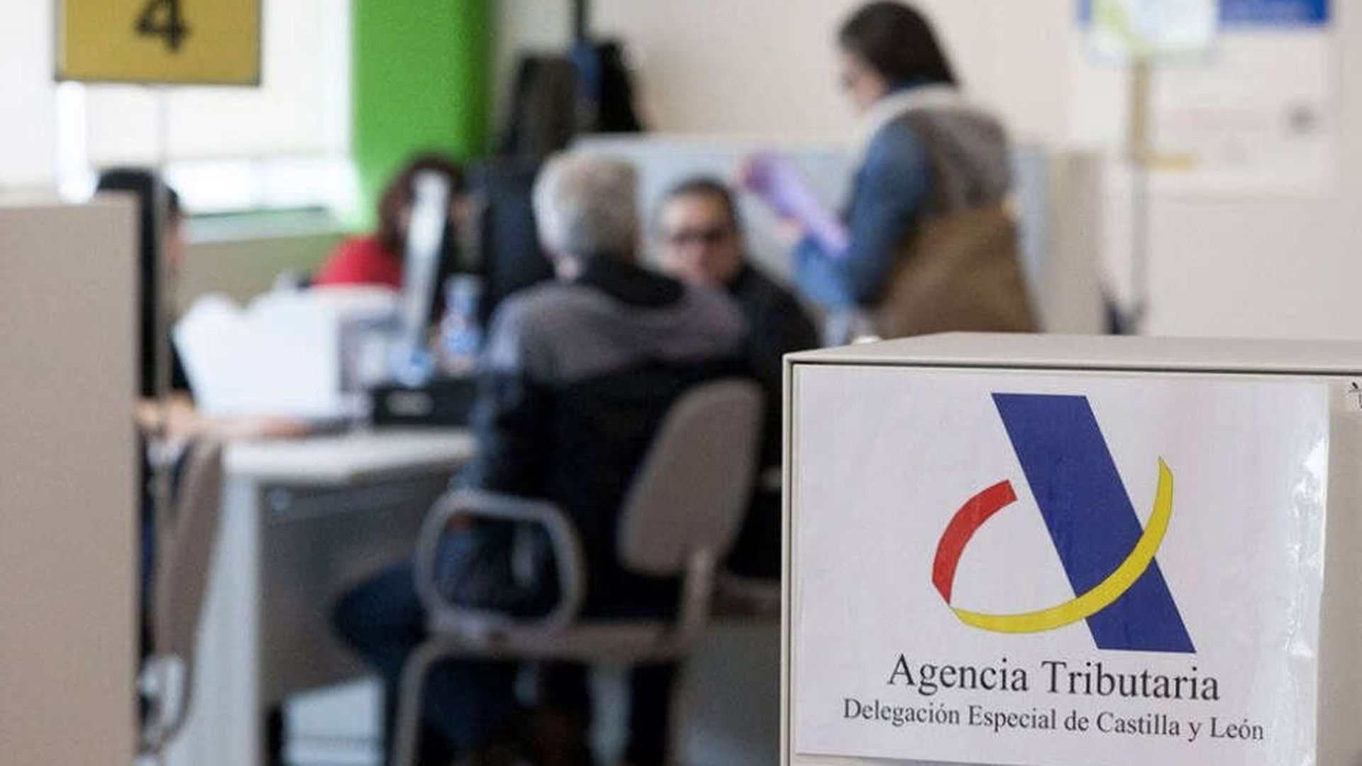 Ocho ideas de los expertos para bajar la factura de IRPF antes de que acabe el año 2025