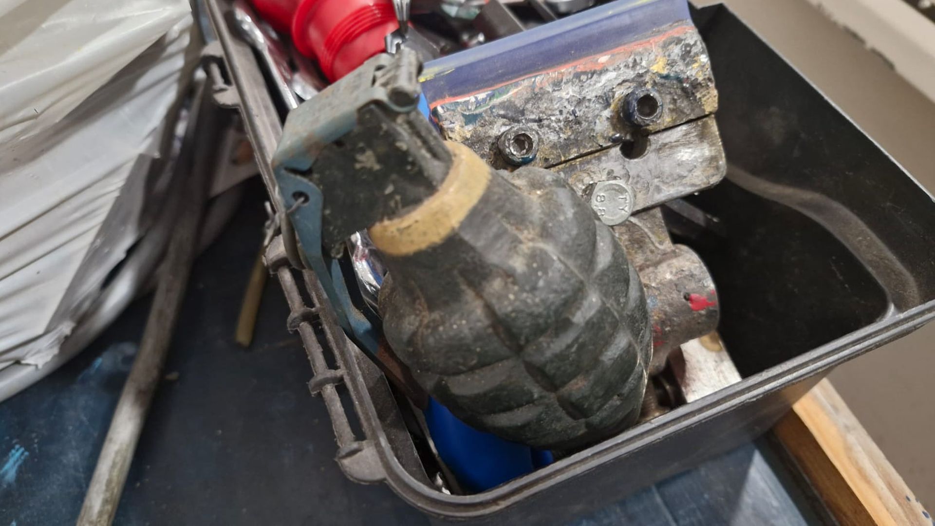 La granada de mano encontrada en una taquilla