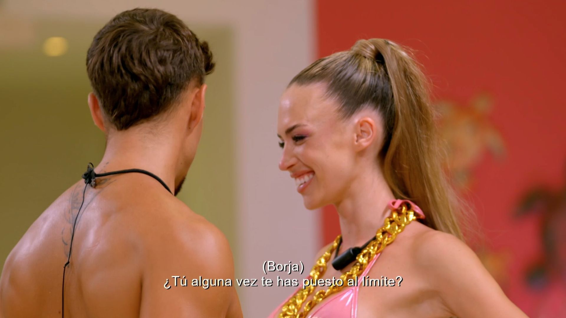 Las íntimas confesiones de Almudena a Borja en 'La isla de las tentaciones 9': "¿Te gustan los besos con saliva?"