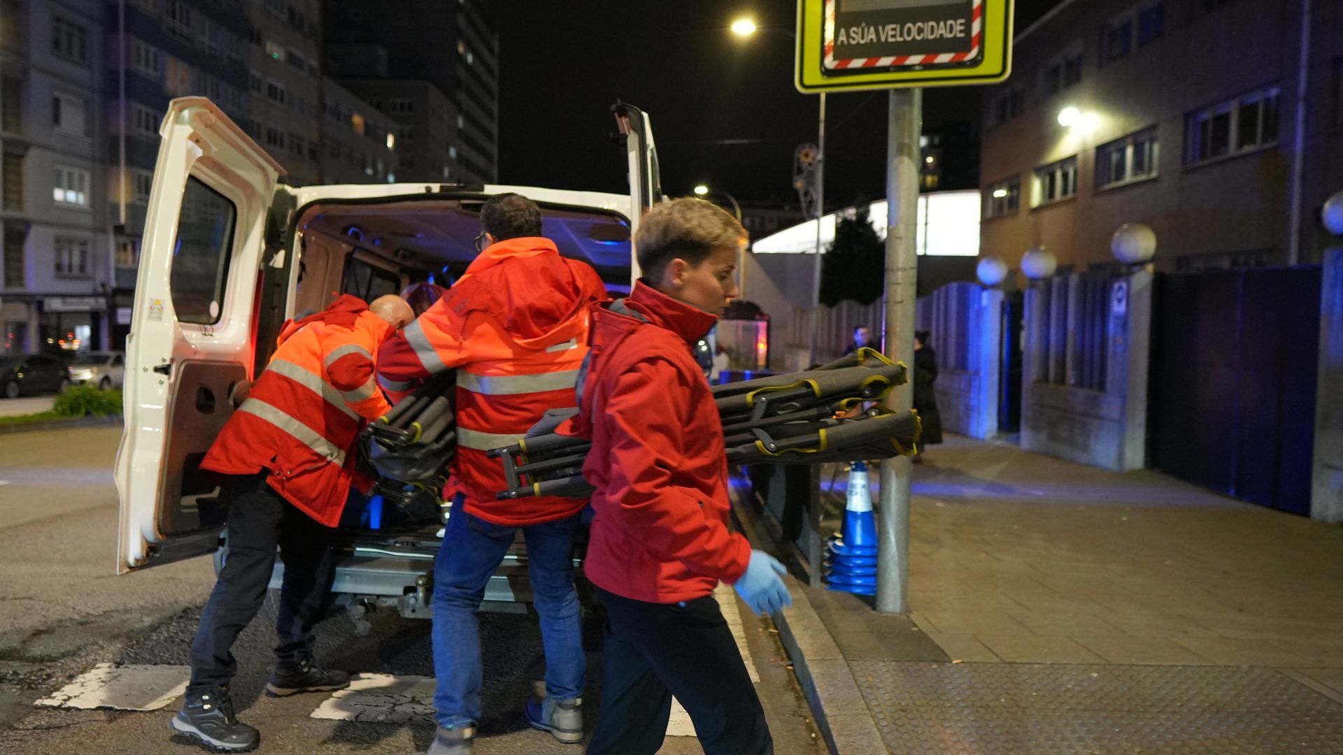 Muere una mujer tras precipitarse de un sexto piso en A Coruña: descartan un delito y un suicidio como hipótesis