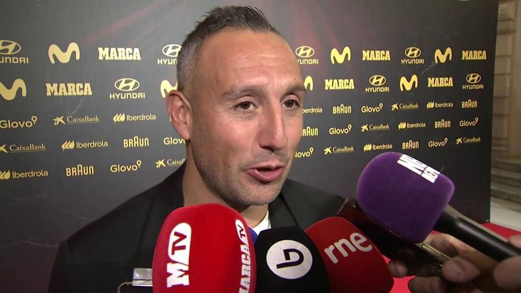 Santi Cazorla defiende y advierte a Xabi Alonso: "Cuando no se gana hay ruido"