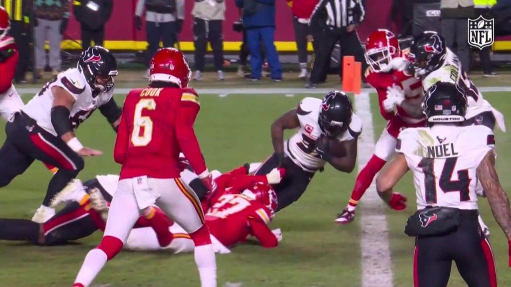 El touchdown por tierra de Dare Ogunbowale deja tocado y hundido a los Chiefs